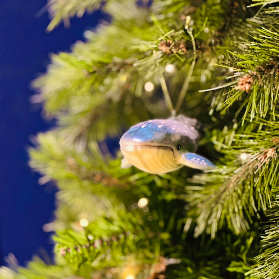 Blauwe vinvis kerstbal