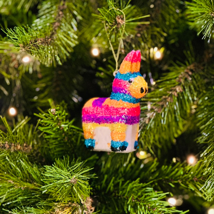 
                      
                        pinata Kerstornament
                      
                    